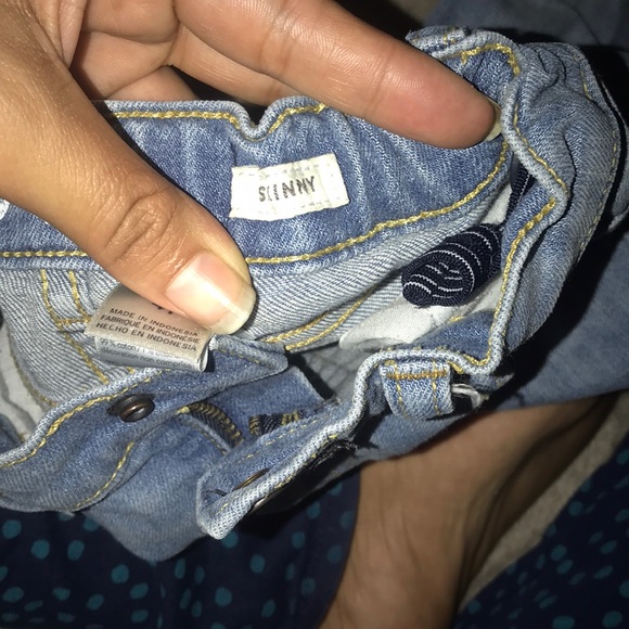 Used - Picture 3 of 5